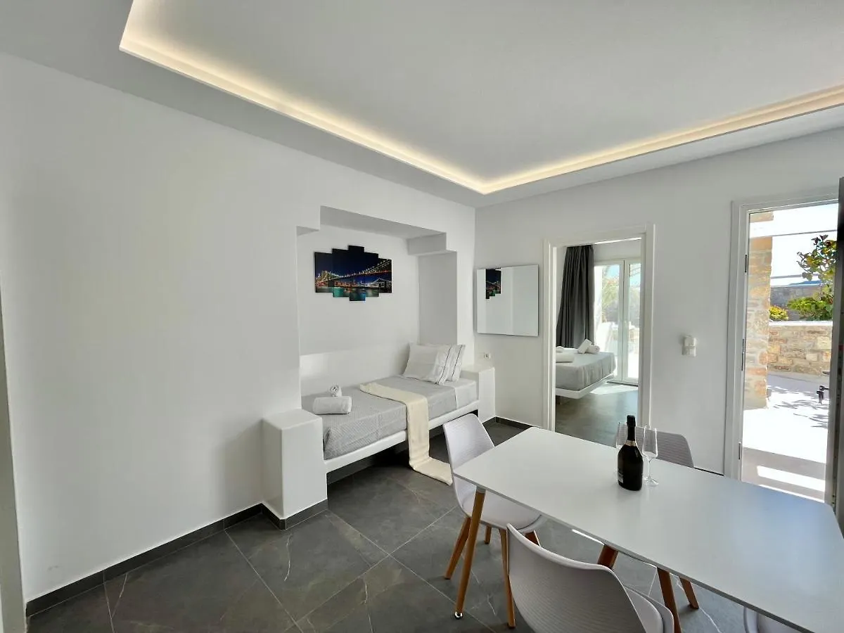 Crystal Suites Mykonos Town 2*,